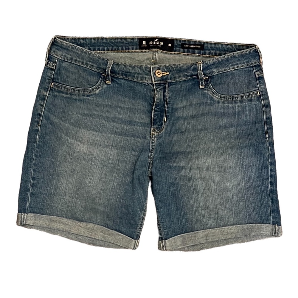HOLLISTER Denim shorts size 15 (juniors). Slight stretch to material for comfort